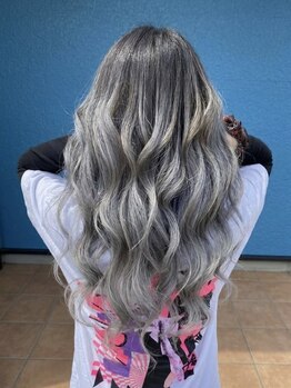 ヘアアンドメイクビ美(Be)の写真/CTFカラー/お茶カラーなど髪のダメージを最小限に抑えながら、トレンドを取り入れた上品なカラーが人気!