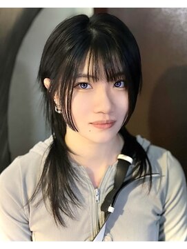 コル(col oodori) シュッとシャッとシャープな前下がりシャギーウルフ！！！