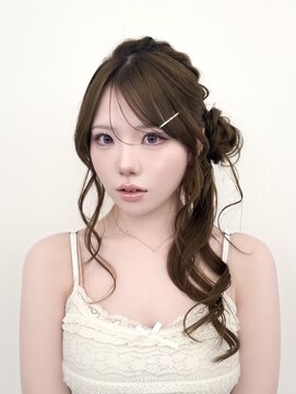 アマトウキョウ アユンチェ(AMA TOKYO×AYUNCHE) ゆるふわおだんごヘアセット 顔まわり 参列ヘア