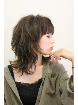 ゼル ビッグアイ(ZELE) 大人なカッコいいレイヤースタイル