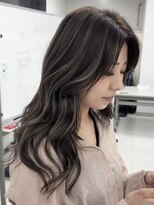 ヨロ 小岩(YOLO) ハイライトショートヘアダブルカラーイルミナカラーオージュア