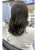 オリーブグレージュ