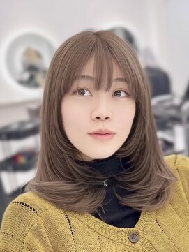 ミズチャーム(Ms.CHARM) ミルクティー/小顔レイヤー/10代/20代/30代/外苑前