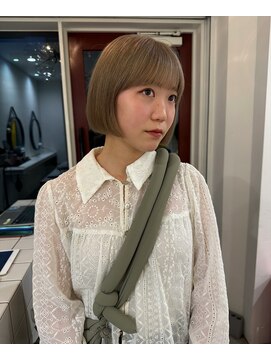 シイ(SIE) クリーミーベージュボブ