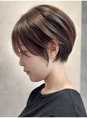 横浜西口イルミナカラーマッシュショートヘアッシュベージュ40代