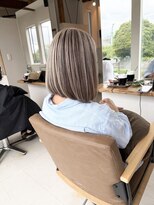 アルーナビューティデザイン&nbsp;アンブレラカラー×白髪ぼかし