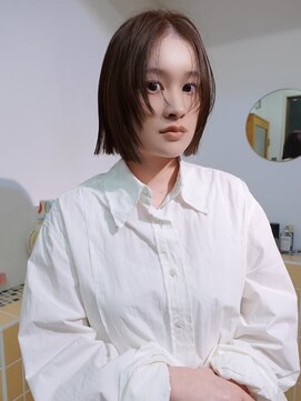 ネルケ 立川(nelke) 顔周りレイヤー切りっぱなしボブオリーブグレージュ小顔カット立
