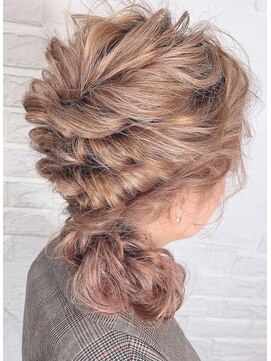 ウーロス(uros.) ゆるふわアレンジ