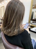 アン シュシュ(un chouchou)&nbsp;バレイヤージュカラー　ハイライトデザイン