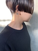 ビビト(bibito) bibito アッシュブラウン前下がり刈り上げショート ネオウルフ