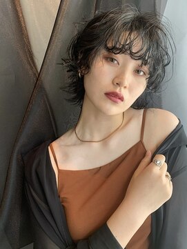 メイカ(MEIKA) 【 ショートウルフパーマ × アッシュグレー 】 浅野美紀