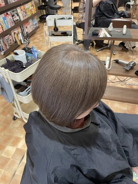 アイニ 河内小阪店(aini) 白髪ぼかしカラー白髪ぼかしハイライトショートボブ30.40.50代