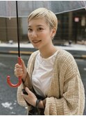 黒髪ボブからイメチェン！ハイトーンショート