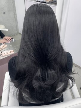 エヌアイ オモテサンドウ(ni omotesando) 韓国ブルーブラック/くびれ巻き/レイヤーカット　上野