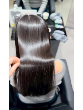 レイズアンダーバーホワイト(RAISE by _WHITE) 艶髪/髪質改善/透明感/レイヤーカット