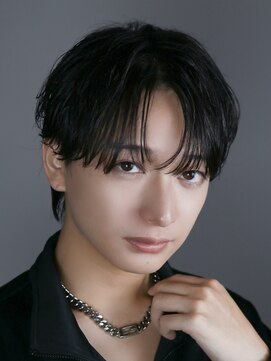 オーシャントーキョーウエスト 心斎橋 (OCEAN TOKYO WEST) 黒髪メンズヘアセンターパート韓流コンマバングショート