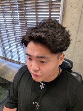 ワンワンオー バーバーショップ コンチネンタル(@110 BARBER SHOP continental) 脱力フェザーパーマ