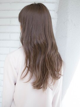 ルティア(Lutia) グラマラスカール　アッシュカラー　似合わせカット