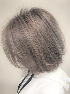 アズール 草加(azule) 次世代のイルミナカラー,アディクシーで透明感ミニマムボブ