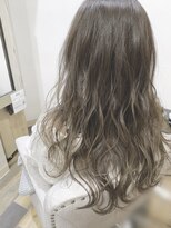 リリィ(Lily) シアーアッシュベージュカラー