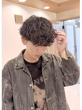 リヴ オオサカ(LIV OSAKA) 波巻きパーマ波巻きスパイラルマッシュサーフカールスパイラル