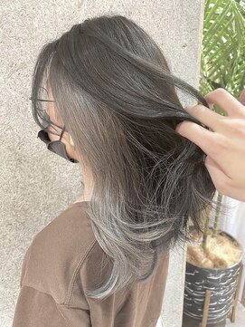 エコモ ヘアー(E Komo hair) シャンパングレーインナーカラー♪