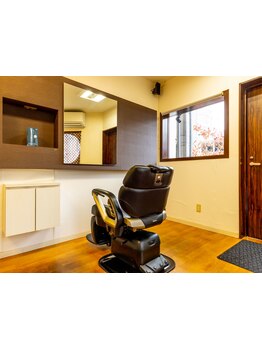 【摂津富田駅徒歩1分】2席のみのマンツーマンバーバーサロン。平日21時まで営業でお仕事終わりの利用もOK!