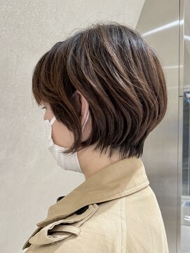 イマイ ケイアウラ(imaii k-aura) 大人ショート/耳掛けショート/ナチュラル