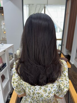 カシー(Casii) 大人の色気漂うロングレイヤースタイル