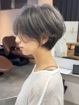 ビュー フクオカ(VIEW FUKUOKA) イメチェン小顔似合わせ30代40代50代グレージュショートボブ