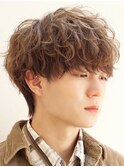 波巻きパーマツイストスパイラルパーマツーブロックメンズ黒髪