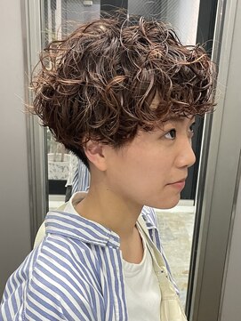 ナループロアボタン(Nalu pu loa BOTAN) 刈り上げショートパーマ