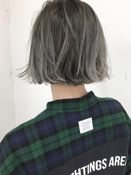 ブルーフェーセス 表参道(blue faces) 【bluefaces】シルバーグレー×ミニマムボブ