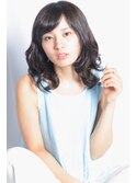 アンニュイ黒髪ミディアム