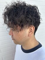 ヒュイル バイ ニアウ(Hwyl by Niau)&nbsp;メンズセンターパートツイストスパイラルパーマニュアンスパーマ