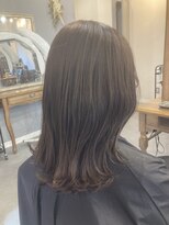 レイリー(LAiLy)&nbsp;くびれミディアム　チョコレートブラウン　透明感　切りっぱなし