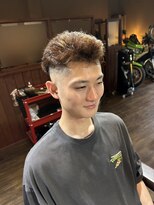 カットスペース キャロル(CUT SPACE CAROL) ツーブロスキンフェード