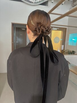 トガ(Toga) twist arrange hair / @togahina__