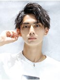 春夏にぴったりの爽やかなツイストアップバングショートスタイル