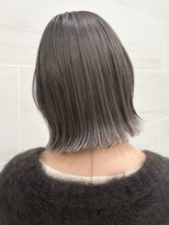 ピークアブー 銀座中央通り(PEEK-A-BOO)&nbsp;イルミナカラーで作る透明感カラー/グレージュ