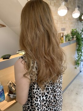 オブ センス(Of Sense) 柔らかいベージュカラー