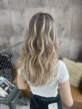 ミラク 町田(MIRAC) エクステでハイライト風！７０枚　グレージュ　SHURI