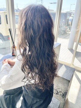 ビーヒアナウ 金沢県庁店(BE HERE NOW) 【外国人クセ毛風パーマ】