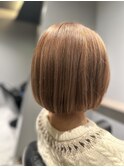 ピンクベージュ