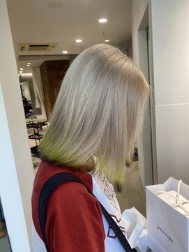 ミリ(milli Produce by ITAKURA) ホワイト×エンドカラー