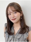 顔周りレイヤーカットくびれヘアミルクティーベージュカラー
