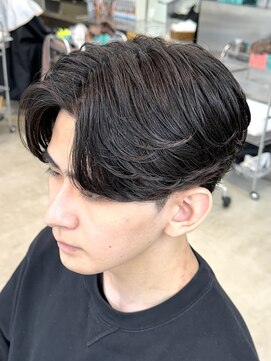 レタッチ バイ フィフス 天神大名(RETOUCH by fifth) ニュアンスパーマカルマパーマセンターパートメンズカット眉毛