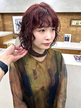 トゥコ(tuco) レイヤーボブ ボブパーマ ピンクレッド 暖色系カラー