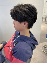 ユーフォリア 渋谷グランデ(Euphoria SHIBUYA GRANDE) 毛流れパーマ センターパート 刈り上げなし MOMO