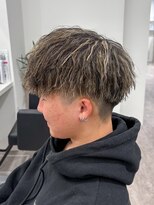 ルースト 心斎橋店(ROOST) 刈り上げセンターパート/波巻きツイストスパイラル/大阪